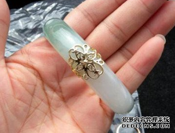 翡翠手镯有裂纹怎么办 怎么消除翡翠镯子的裂纹