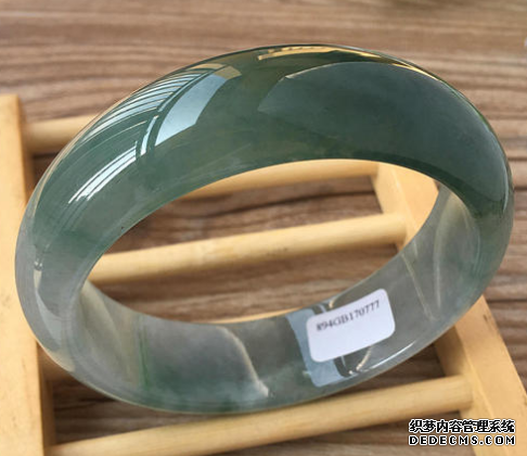 翡翠玉镯价格及图片 翡翠玉镯价格多少
