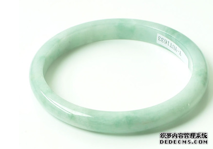 2万的翡翠手镯 2万的翡翠手镯保值吗