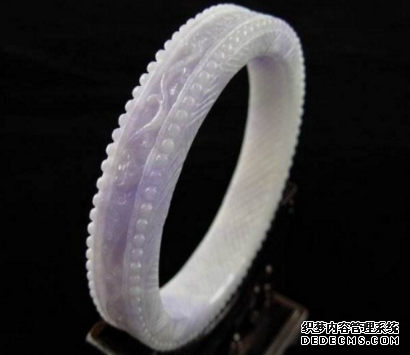 紫色翡翠手镯价格 什么样的紫色翡翠手镯值钱