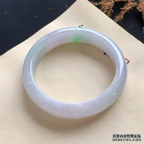 如何选购翡翠手镯  翡翠手镯正确挑选方法