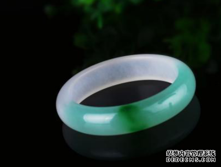 什么样的翡翠手镯 保值呢 要具备哪些因素