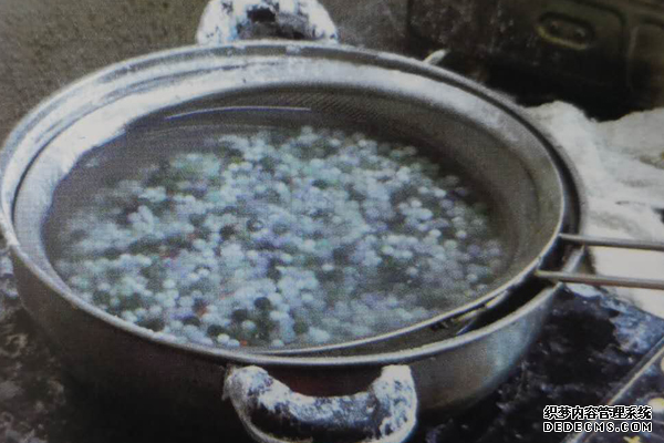 翡翠如何上蜡  如何辨别浸蜡假货翡翠