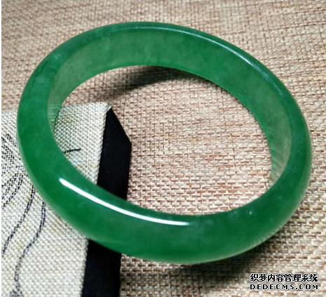 如何鉴别翡翠是不是极品  冰种翡翠真伪识别技巧