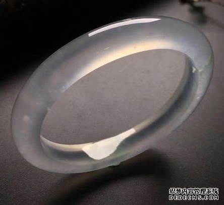  翡翠应该怎样保养  翡翠 佳保养方法方式